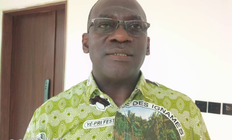 Photo of Boni Kotchi, directeur de cabinet adjoint du ministre Mabri Toikeusse Albert : « Accentuer l’aspect marketing pour permettre à beaucoup plus de personnes de connaître et d’acheter le journal »