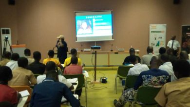 Photo of Yamoussoukro – La Fondation Houphouët-Boigny sensibilise des élèves sur les médias sociaux