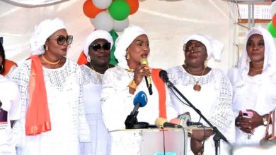Photo of 51 nouveaux magasins attribués aux commerçantes déguerpies de la grande mosquée d’Adjamé- Hadja Mariam Bakayoko, leur porte-parole: »Il faut côtoyer le ministre, gouverneur Ibrahima Cissé Bacongo avant de le juger »