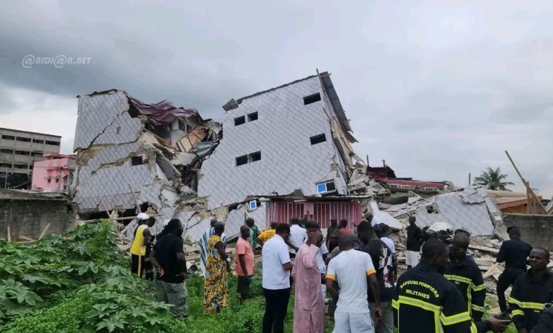Photo of Effondrement d&rsquo;un immeuble de type R+3 à Abobodoumé village-  le ministère de la Construction promet de faire toute la lumière sur les circonstances