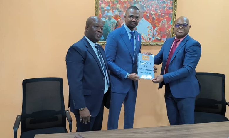 Photo of Présidentielle 2025 -Le mouvement Agir Ensemble offre 30 millions F CFA au RHDP