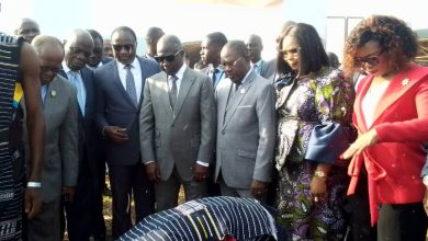 Photo of Adama Bictogo lors de la visite de l’Assemblée nationale au SIREXE: « Il y a un autre miracle pour la Côte d’Ivoire. »