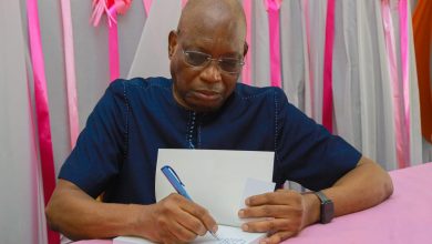 Photo of Livre autobiographique- André François Carvalho, un ancien des Nations Unies appelle à l’effort