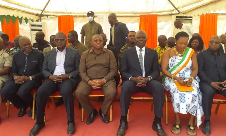 Photo of Journées socio-économiques et culturelles à Assandré : Amadou Coulibaly et Amedé Kouakou parlent aux populations de Sakassou