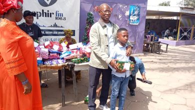 Photo of Arbre de Noël à Bouaké : Une radio locale apporte le sourire à plus de 100 enfants du quartier Air France 2