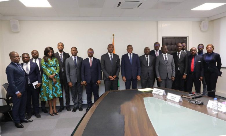 Photo of Secteurs des travaux publics et  du bâtiment-  Bruno Koné présente  les opportunités d’insertion   des  jeunes à Mamadou Touré