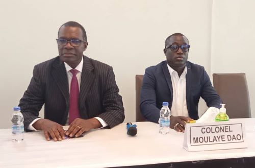 Le Colonel Moulaye Dao a présenté son œuvre intitulée ‘’Lumière à l’horizon’’. Cette présentation a eu lieu le dimanche 02 février 2025,