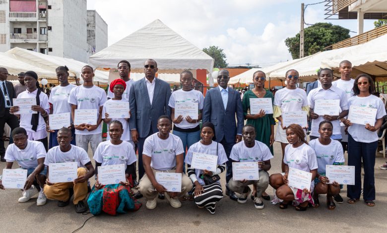 Photo of Stage d’immersion à Yopougon-   Un  certificat  et une prime de 45 000 francs CFA aux bénéficiaires