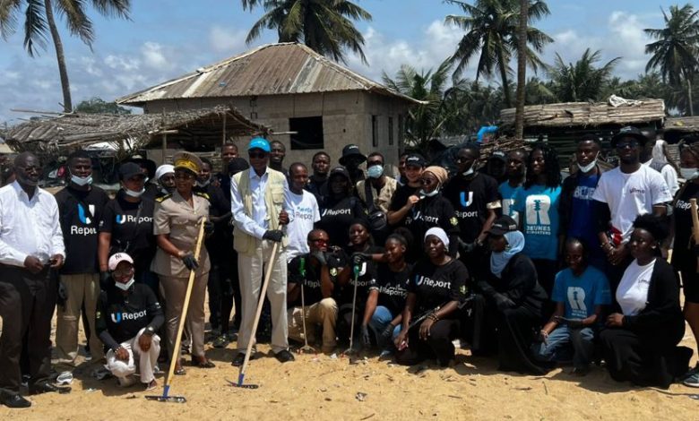 Photo of Grand-Bassam- Des U-Reporters s’engagent pour l’assainissement de la plage