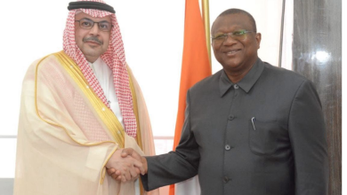 Photo of Red Sea Film Festival en Arabie Saoudite:   Amadou Coulibaly évoque la participation ivoirienne avec l’ambassadeur Saad Bin Bakheat  